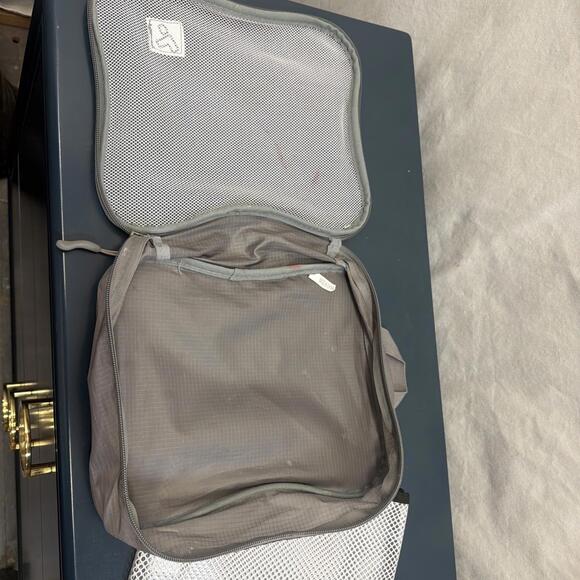 2 Travel Toiletry Bags Kavu Plastic Mesh Compression Gray Bag Zippered - Picture 11 of 13